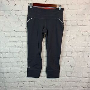 Athleta Relay Capri size ST Gray